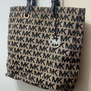 Michael Kors Tote 14 x 13 x 2